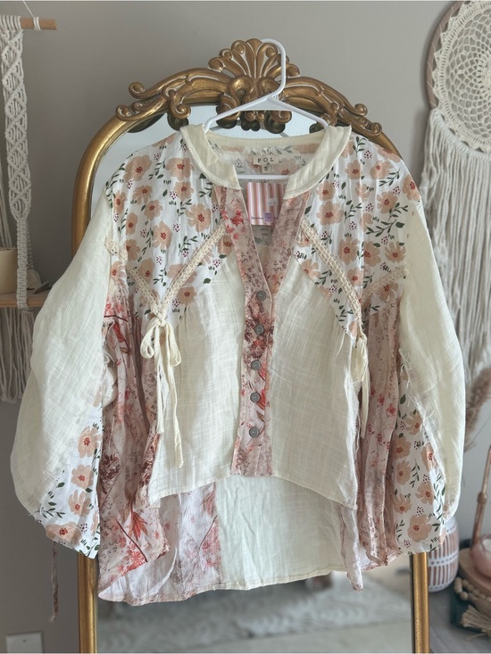 POL Other - POL Floral Patchwork Peasant Blouse in Cream and Pink